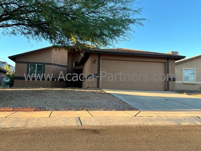 Building Photo - Single Story Four Bedroom Home
