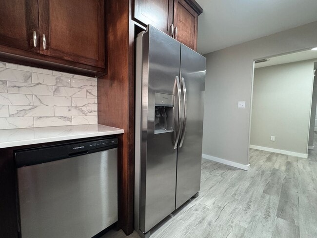 Photo - 920 1st St