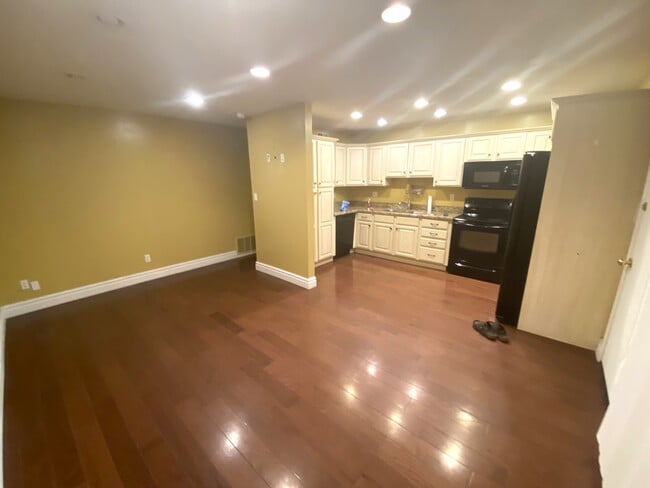 Building Photo - 73 F St E Unit 2