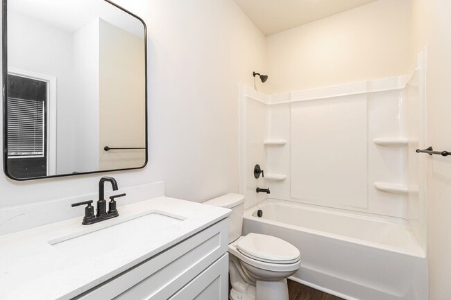 Photo - 6041 King Charles Ct