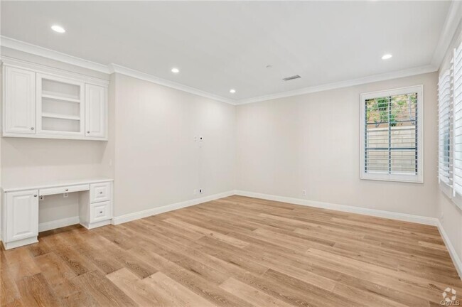 Building Photo - 70 Brindisi Rental