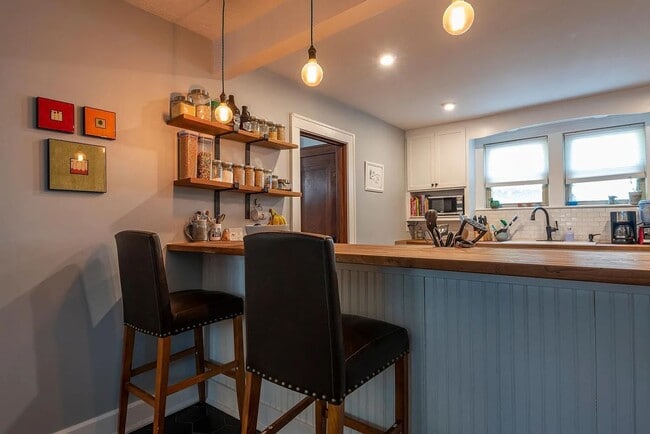 Photo - Fully Furnished 4/5Br 2.5Bath South Campus...