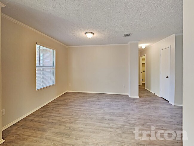 Photo - 647 Blue Chalk Dr