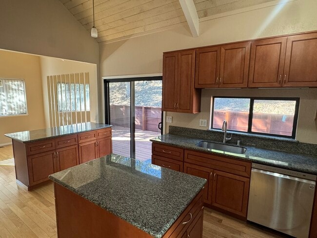 Kitchen - 371 Carrera Dr