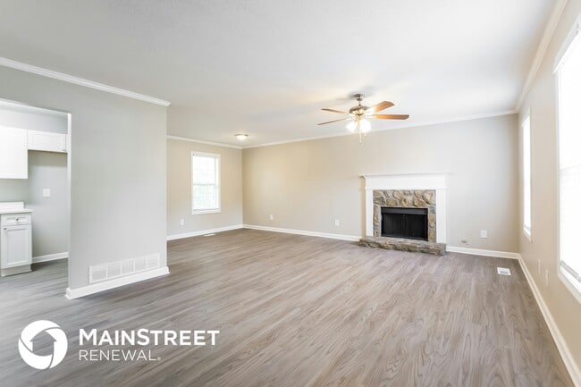 Photo - 444 River Trace Dr