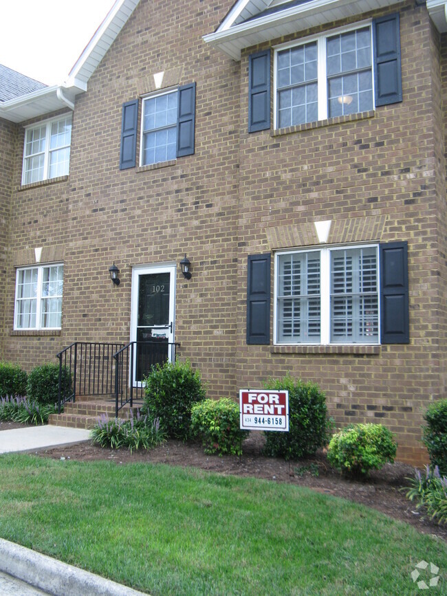 Front Entrance - 1002 Enterprise Dr Rental