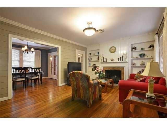 Photo - 909 E 38th 1/2 St