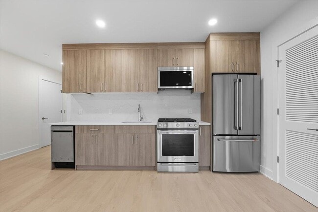 Building Photo - 303 Madison St Unit 408