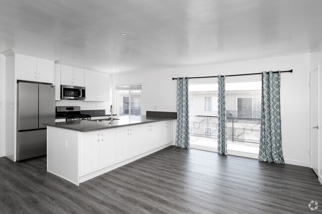 Interior Photo - 4021 Stevely Ave Rental