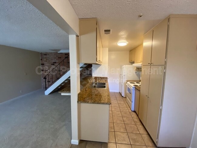 Photo - 1864 Roca Ct