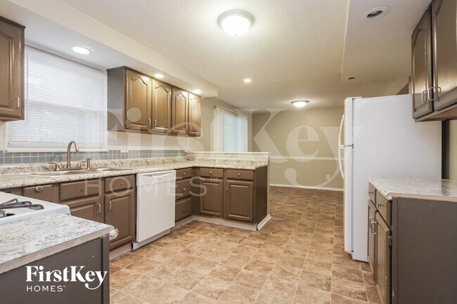 1646 Moores Ct