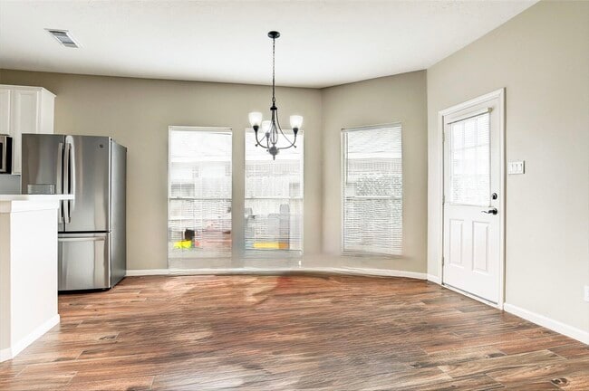 Photo - 4822 Silverlake Dr