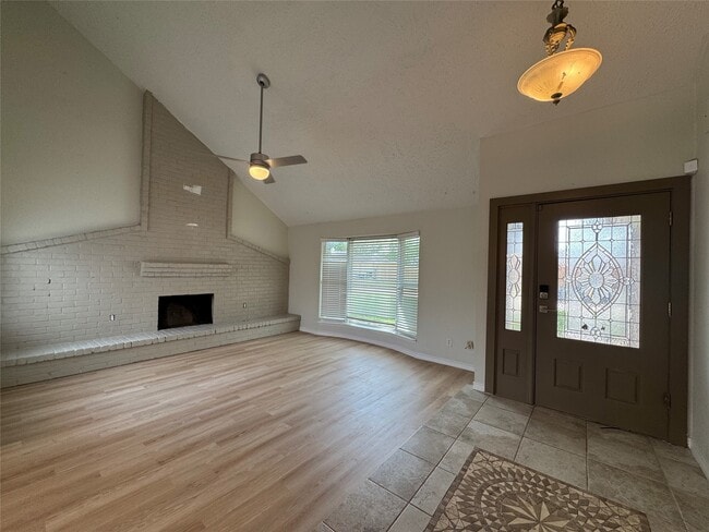 Building Photo - 22018 Elsinore Dr