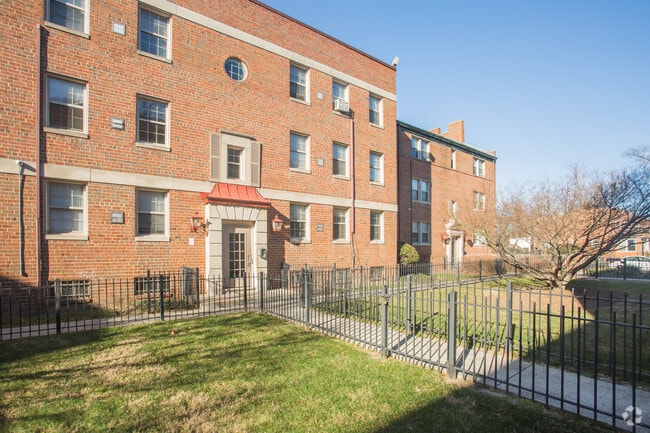 Linwood Apartments