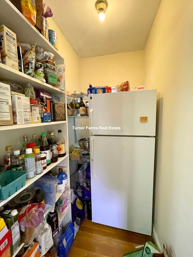 Photo - 290 Boston Ave