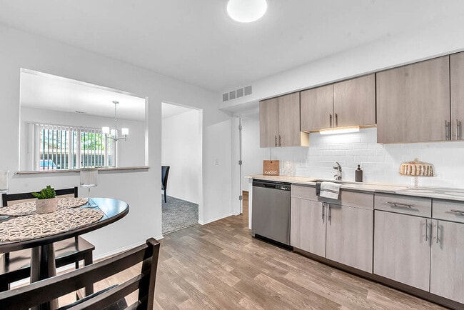 Photo - Edge At Farmington Hills - Farmington Hills, MI