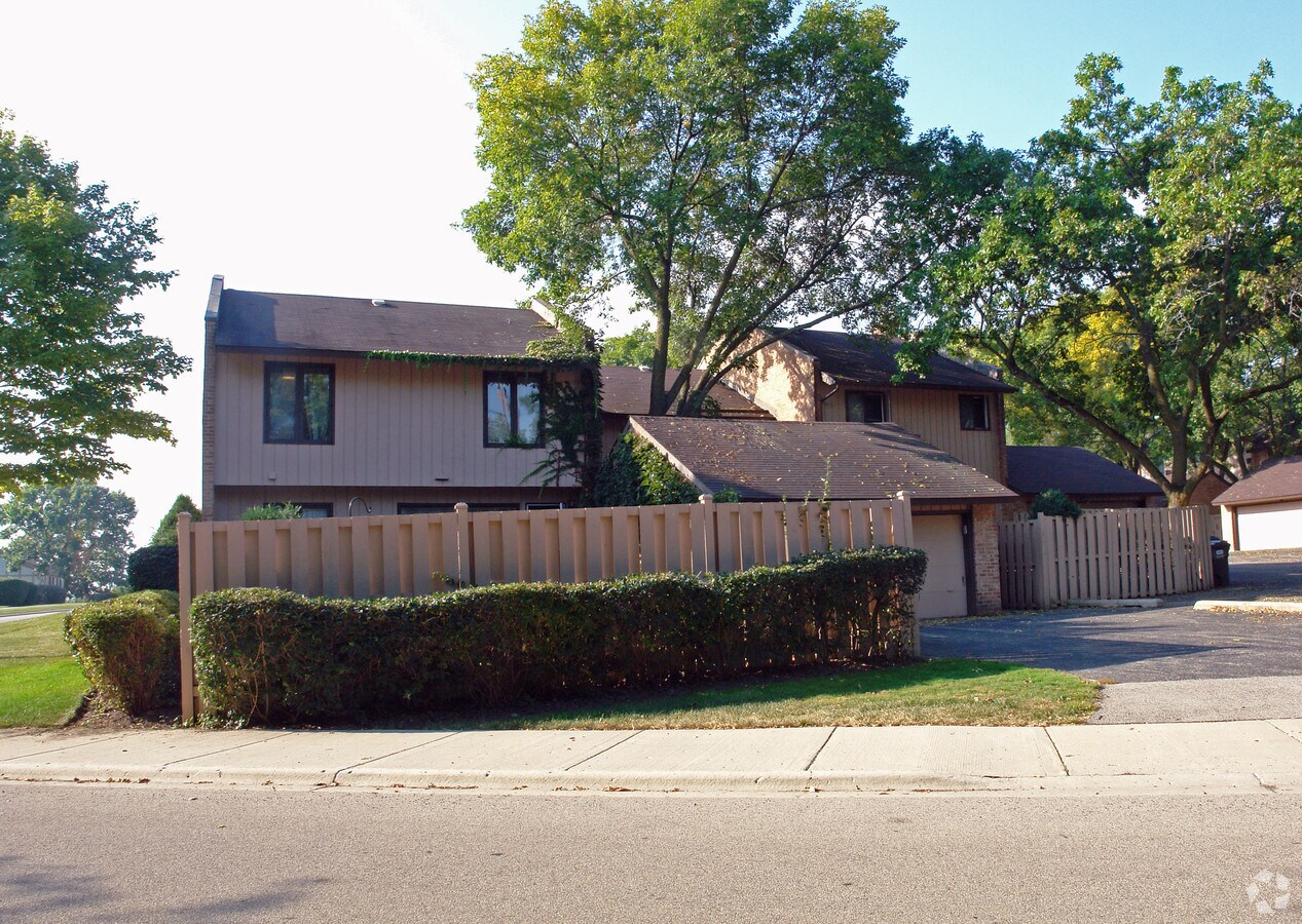 Photo - Pickwick Place