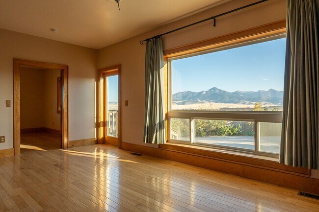 Photo - Stunning 4 bed, 3 bath home on 2.8 Acres