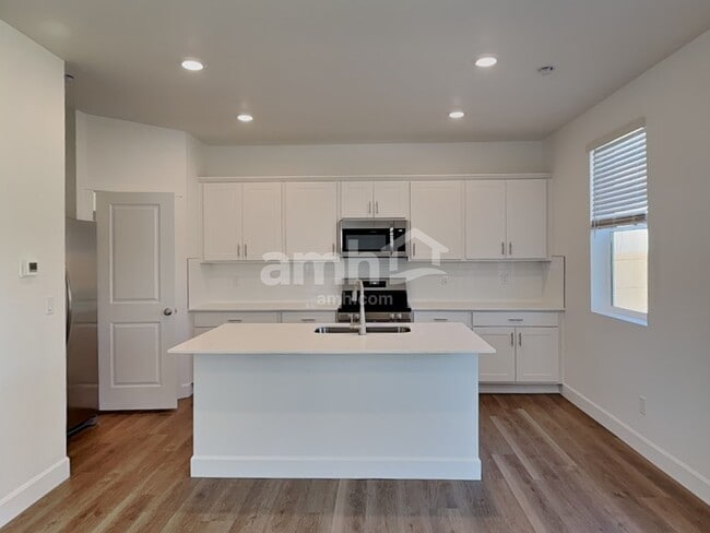 Photo - 10092 Potomac St