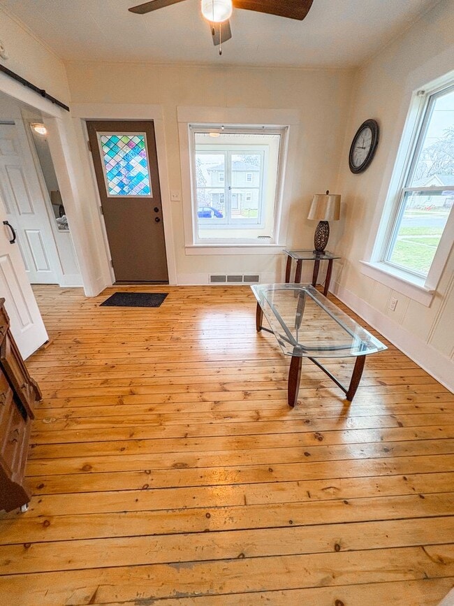 Photo - Charming 2 Bedroom Single-Family Home with Garage in Tomah