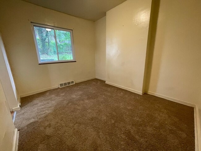 Photo - Spacious 3 Bedroom Oakland Townhouse with ...