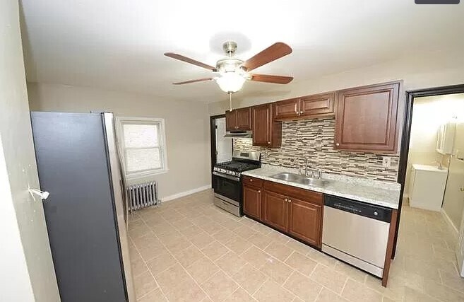 Kitchen - 5016 Charles St (Philadelphia, PA)
