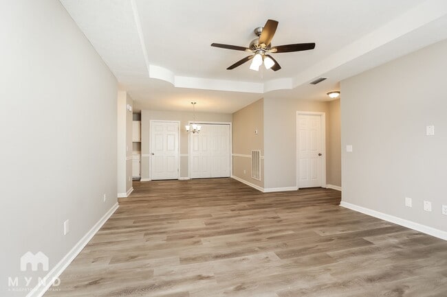 Photo - 526 Freedom Ct