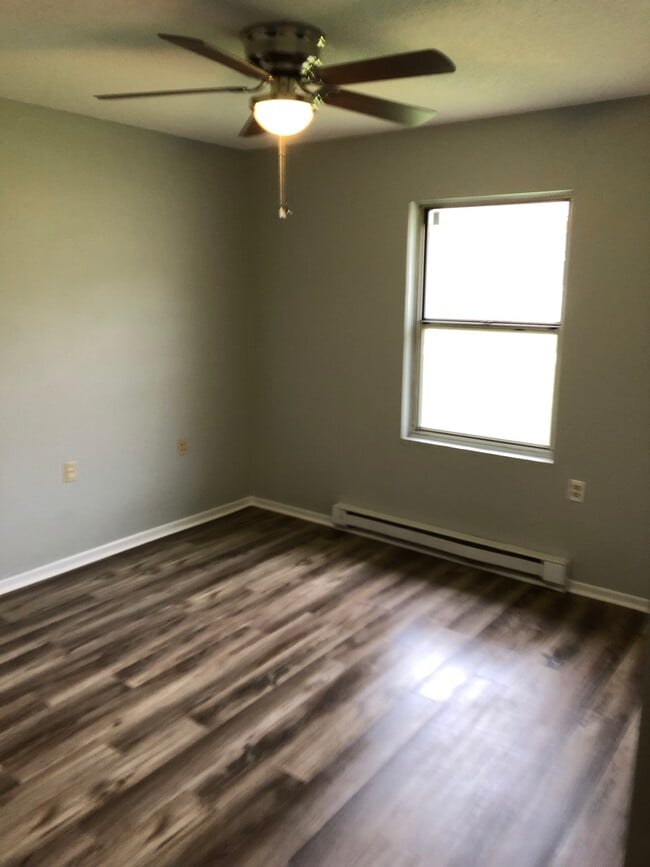 Photo - Parkway Village Apartments