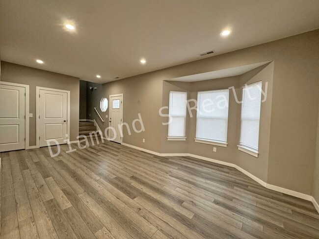 Photo - Gorgeous 4 Bedroom Home in Ozark Available!