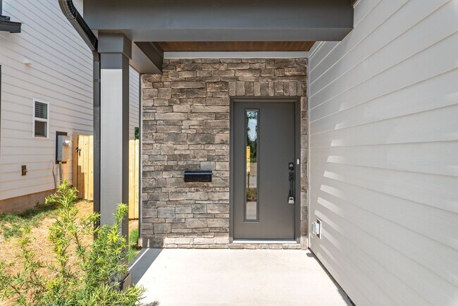 Photo - Move-in Ready Townhome in Westerly Hills