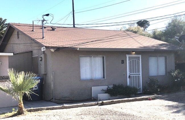 Building Photo - 1341 Oahu St