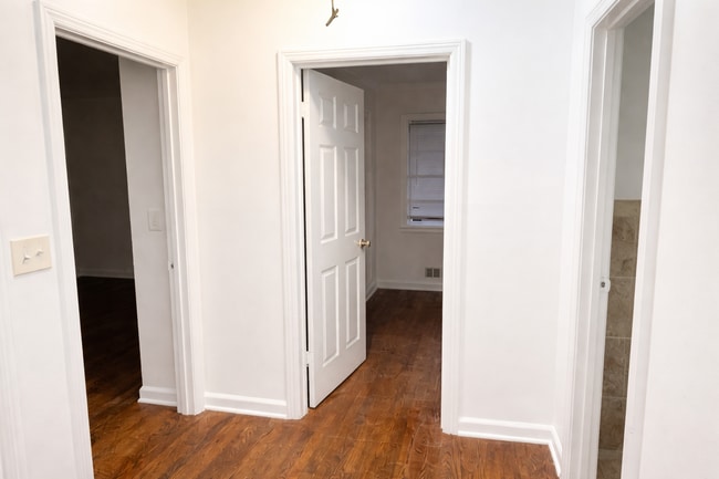 Photo - 322 Roberts St