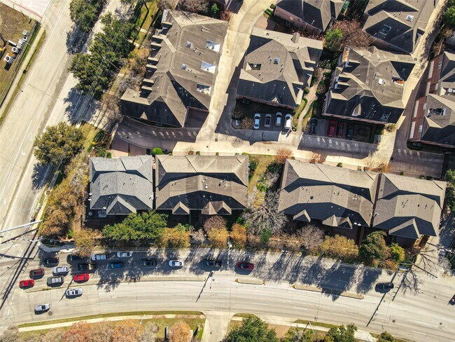 Building Photo - 6811 Staffordshire Blvd