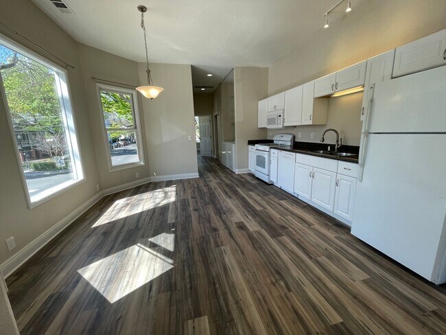 Photo - 1401 E Street Unit 1405 E Street #202