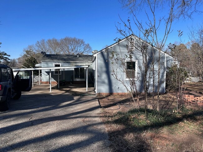 Photo - 1080 Grace Ave