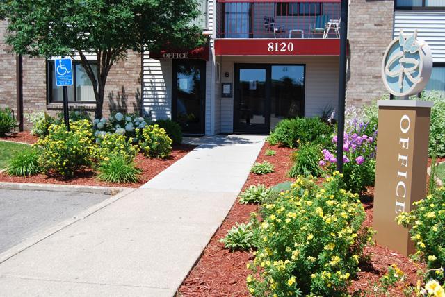 Oficina de arrendamiento - ReNew at the Grove