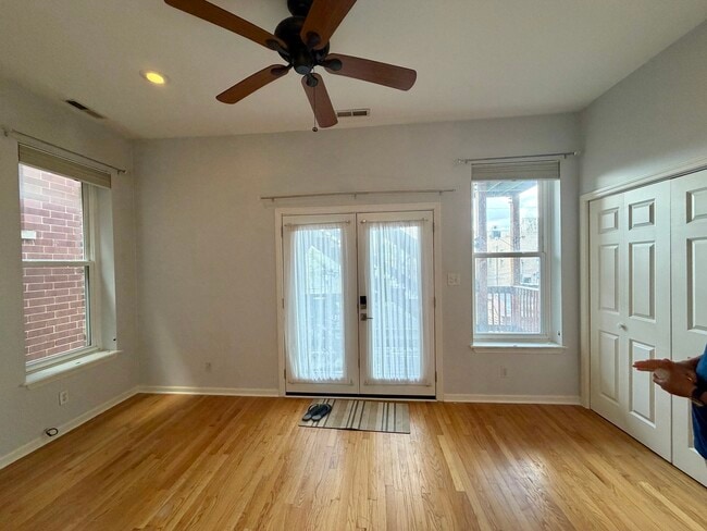 Photo - 1350 N Leavitt St Unit 2