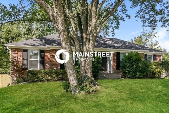 Photo - 4 Bedroom Pet-Friendly Home in Louisville, KY with Main Street Renewal