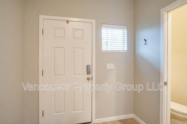 Photo - 1423 W 16th Ave