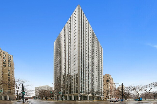 Photo - 2400 N Lakeview Ave Condo Unit 904