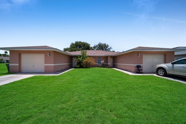 Building Photo - 3738 Santa Barbara Blvd S Unit 3738