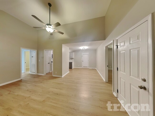 Photo - 252 Senator Dr