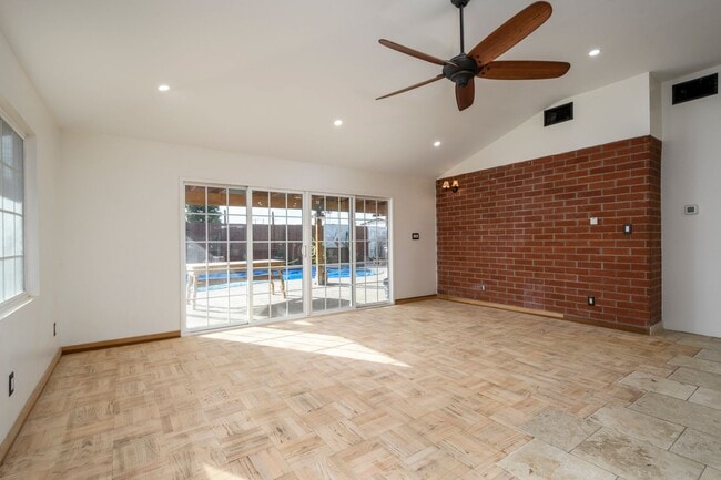 Photo - b10436 Unidad 10436