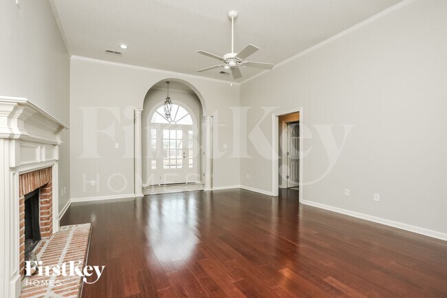 Photo - 662 Edenbrook Lane