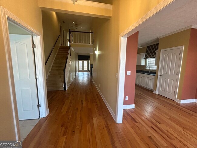 Photo - 111 Hanbury Ln