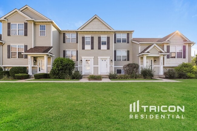 Building Photo - 1746 Fieldstone Dr N Rental