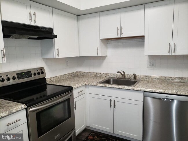 Photo - 13 Reliance Ct