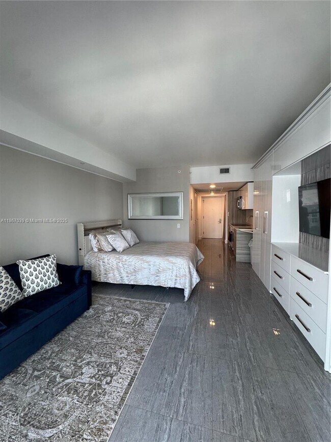 Photo - 1300 Brickell Bay Dr Unit 2512