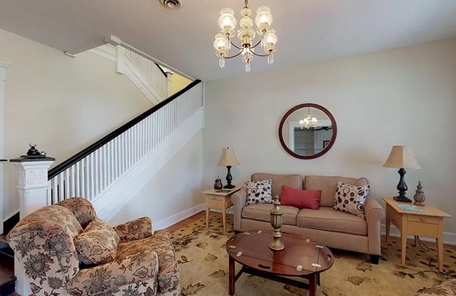 Photo - 178 W Broadway St