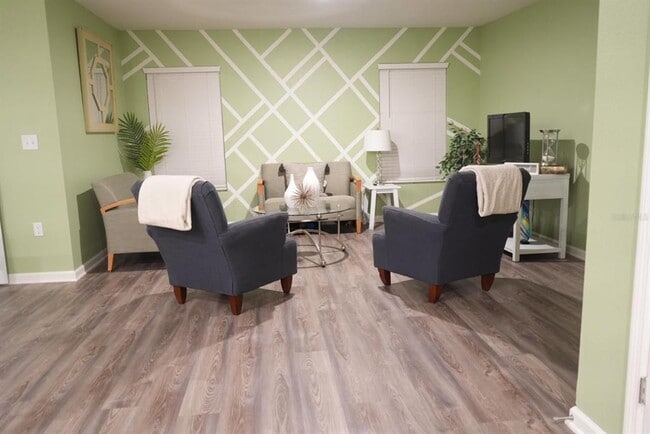 Photo - 326 Medina Ct